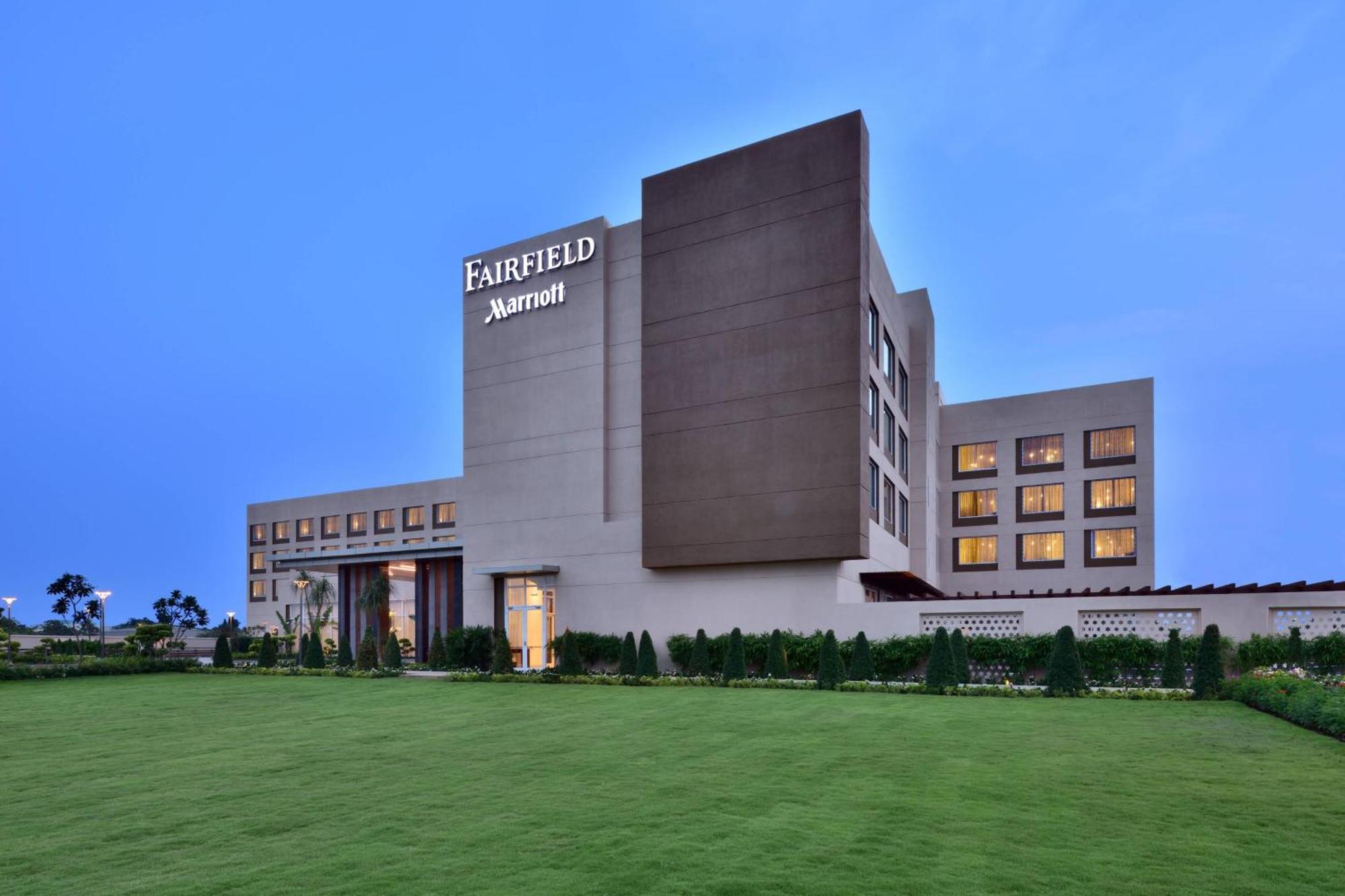 Fairfield By Marriott होटल 4*